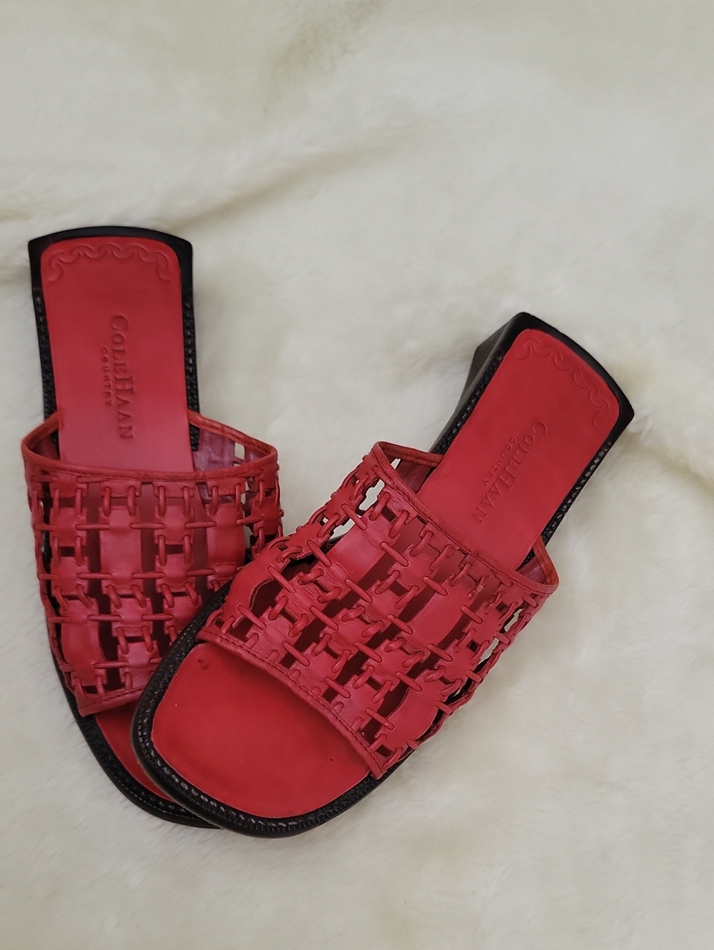 COLEHAAN Red Woven Leather Slide Mules. Size 6.5